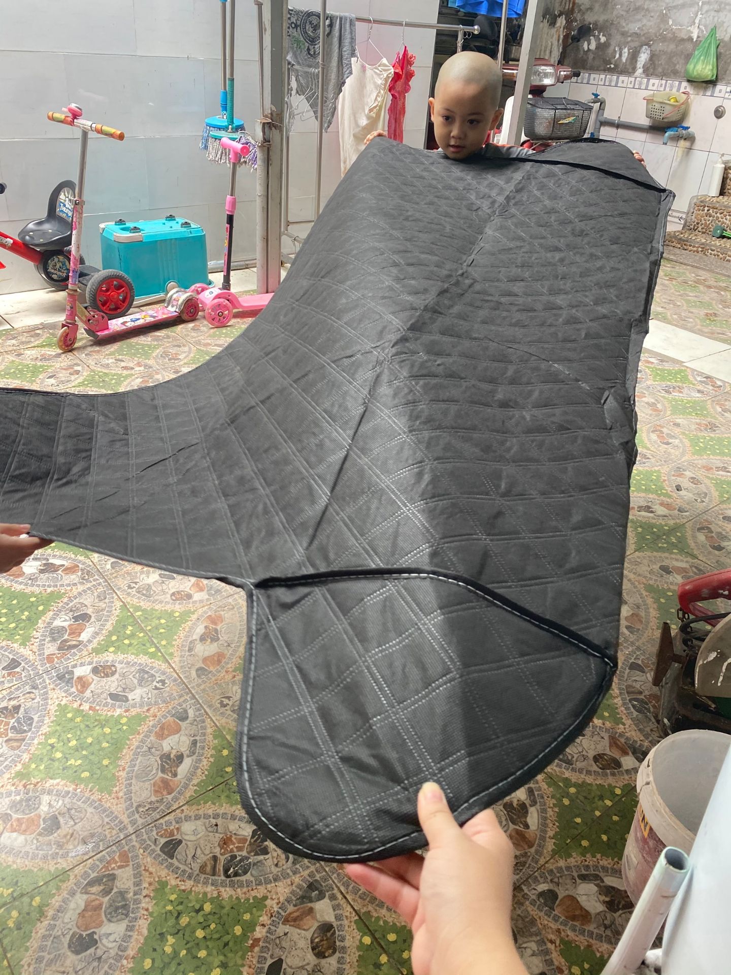 Rất ko hài lòng. Hình ảnh trên app với lúc giao hàng là ko đúng. Sai sản phẩm hoàn toàn. Giao hàng trễ mà còn giao ko đúng. Shop xem lại giúp.