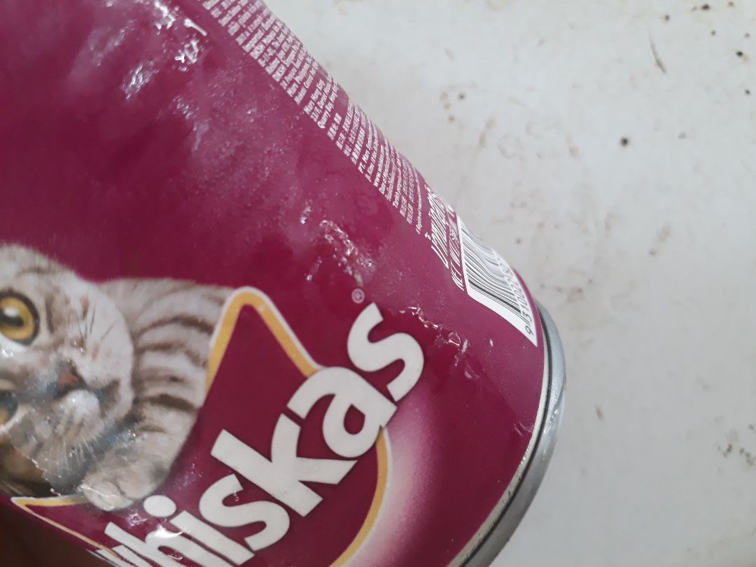 cá thì ok, mà hộp thì bị bóp. mèo mình nó chảnh cho ăn mà nó ngửi ngửi rồi đi luôn :)) riêng mình thì ưng loại cá biển hơn