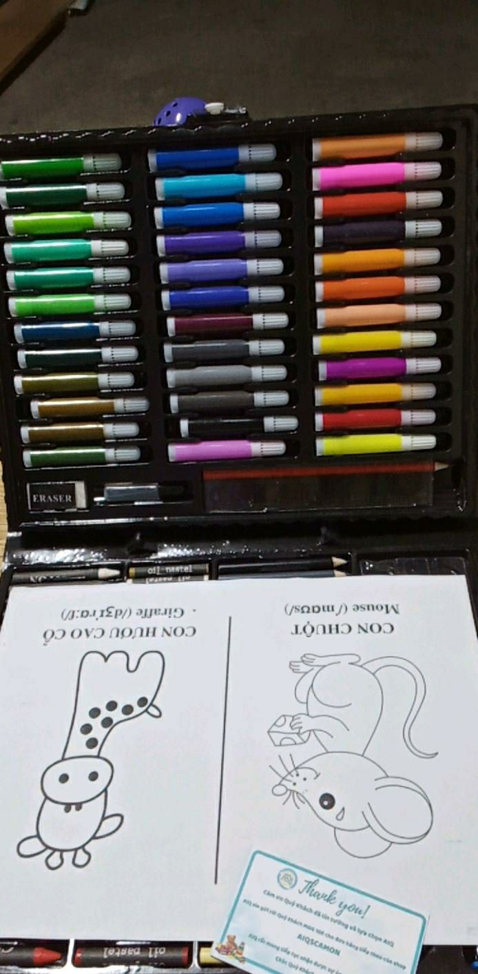 giao hàng nhanh, đóng gói đẹp. màu bên trong khá là đẹp, k bị vón cục, rất thích luôn. 5 sao nhé