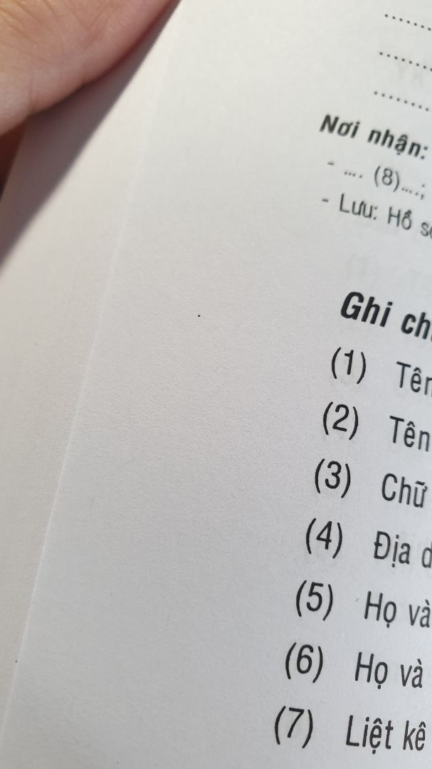 sách hữu dụng, nên có để biết cách viết văn bản cho dân văn phòng. Giấy hơi mỏng, cũng ok.