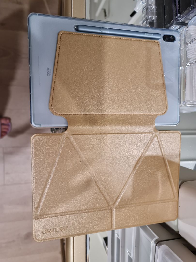 bao da vừa tab S6 samsung, xếp đứng vững, nhưng mà mẫu này kg có chụp lại cây viết, dễ rớt mất viết