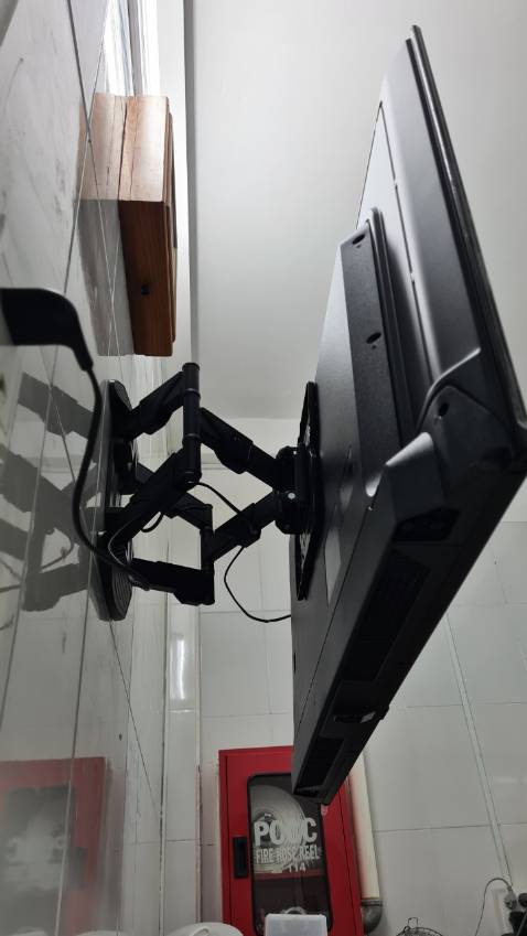 Giao hàng nhanh...đóng gói cẩn thận...sản phẩm đẹp...cơ động...hài lòng...