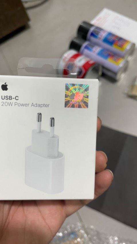 Có tem chính hãng của FPT nhưng check mã QR k có thông tin