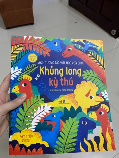 Giao nhanh. Sách in rất đẹp, màu sắc sinh động, nhiều chủ đề, trò chơi để bé khám phá mà k bị nhàm chán 👍👍