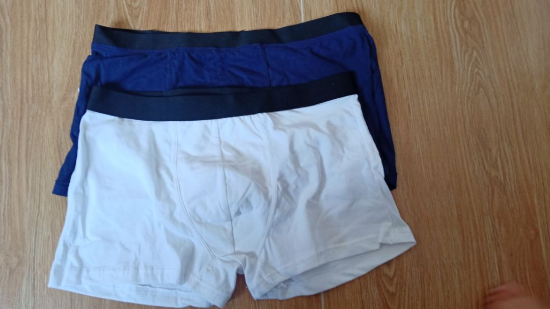 Không thấy để nhãn hiệu, đặt mua cũng lo lo. Nhưng khi nhận hàng thì chất liệu vừa lòng. Bận thử, mới dám gưỉ đánh giá. Thoải mái, đúng size, thoáng mát.