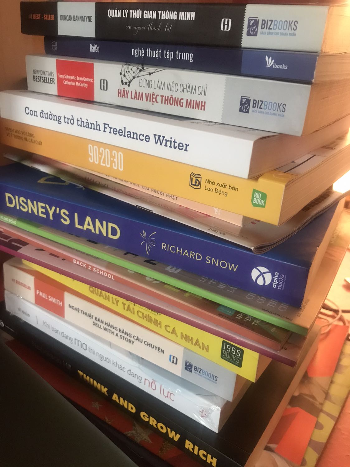 Sách mới đẹp, giấy mịn rất thích