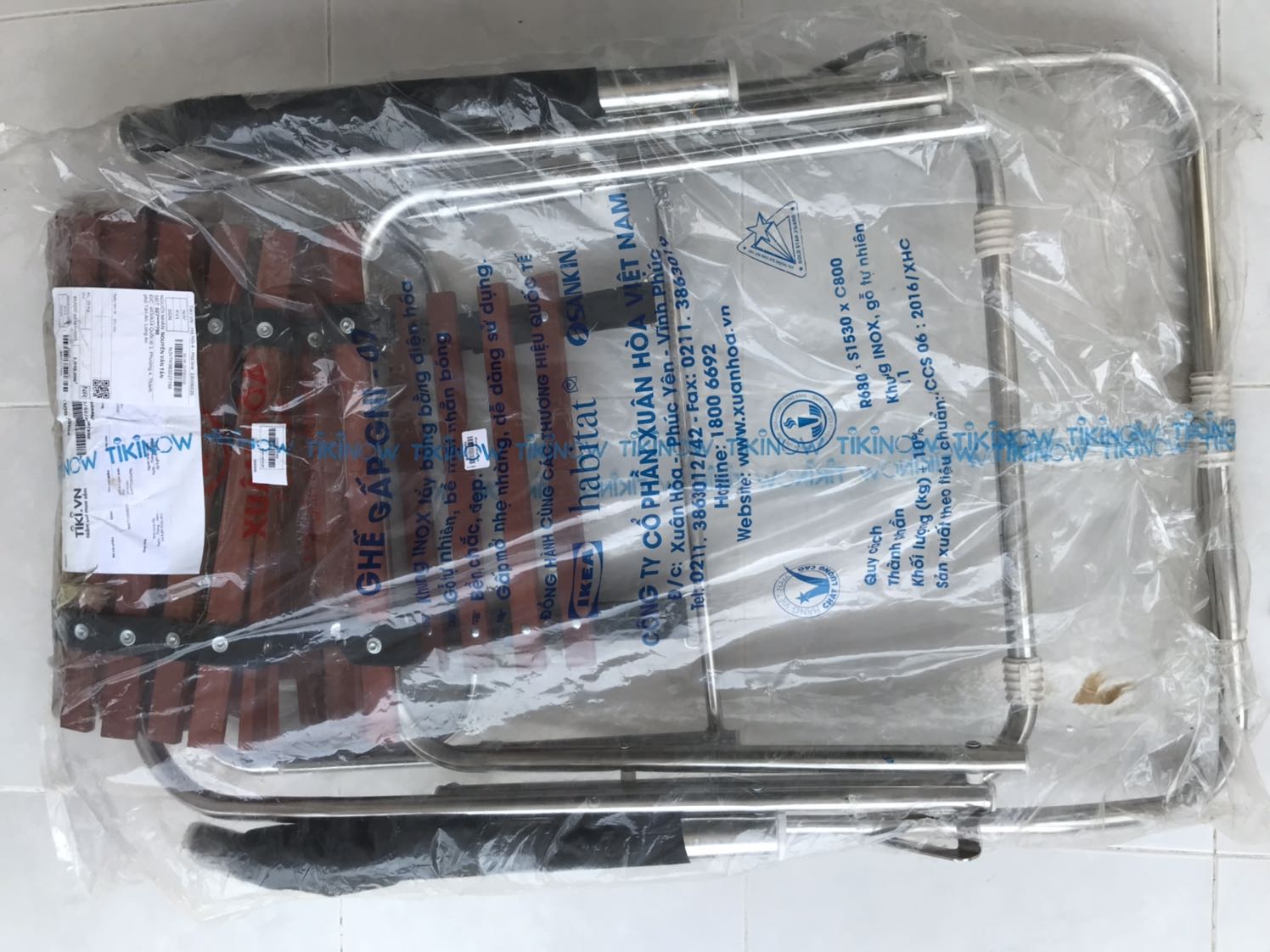 Sản phẩm chất lượng chấp nhận được, tuy nhiên thanh gỗ làm chưa đẹp bề mặt kg bóng nhẵn, còn vết khuyết, chưa thể so sánh đồng hành với sp của IKEA, ... như ttin trên bao bì. Không có giấy bảo hành sp.