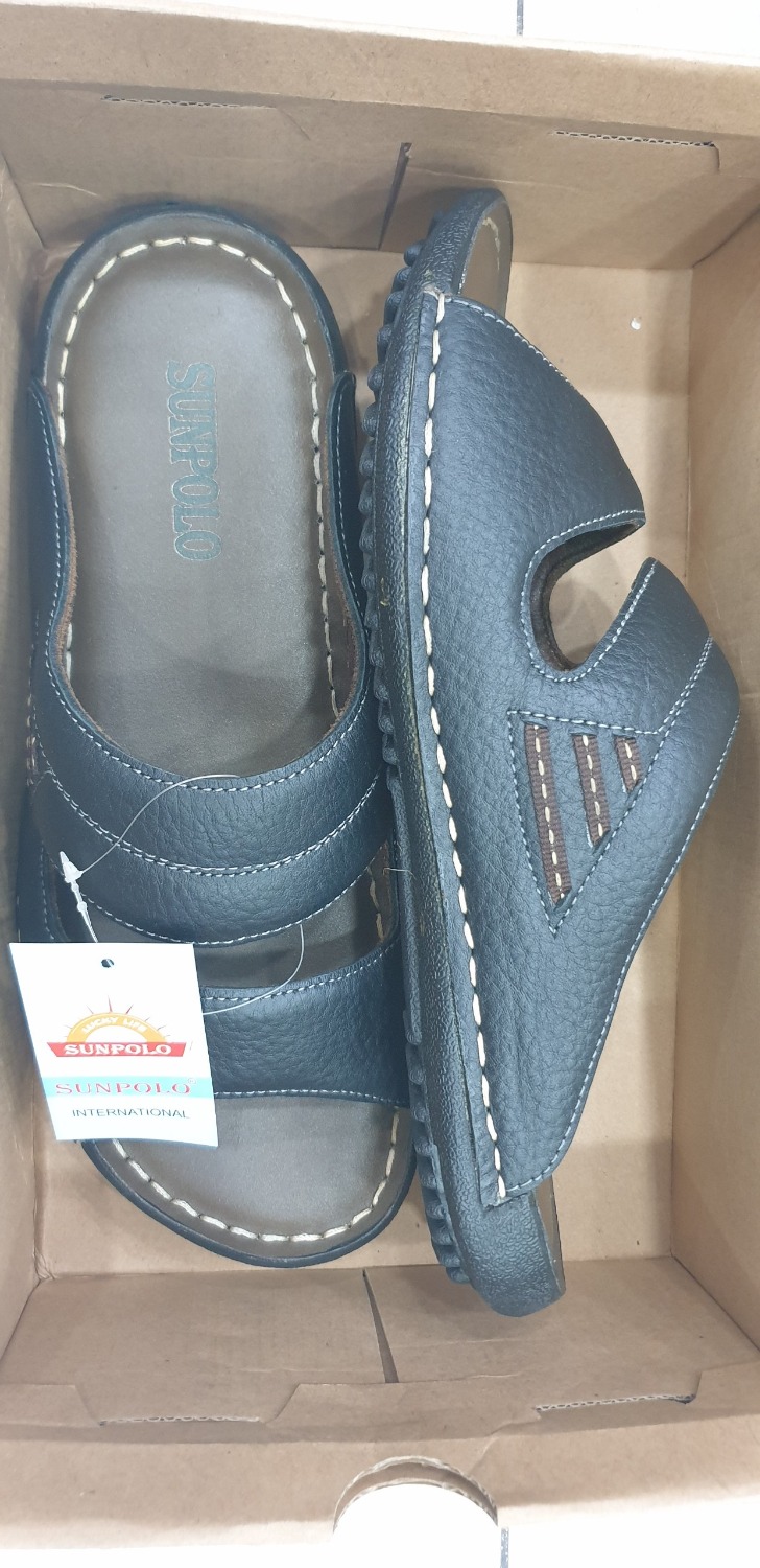 Hàng da bò thật, dày luôn, may khâu rất công phu chắc chắn, nhìn cứng cáp lắm không biết bao giờ hư, đã mua giày của SUNPOLO nhiều nơi khác, nay mua Tiki rất tiện lợi dù hàng giao hơi lâu tí thôi, Tiki giao nhanh hơn nữa thì điểm 10 trọn vẹn!