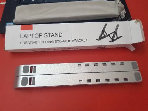 Tốc độ giao hàng nhanh kinh khủng. Trong vòng 2h là nhận hàng. 
Sản phẩm : tốt ( so với giá tiền). Cầm nặng tay & gọn. Một vài chi tiết chưa đuọc sắc nét,mượt mà. Nhưng đánh giá chung vẫn ổn.