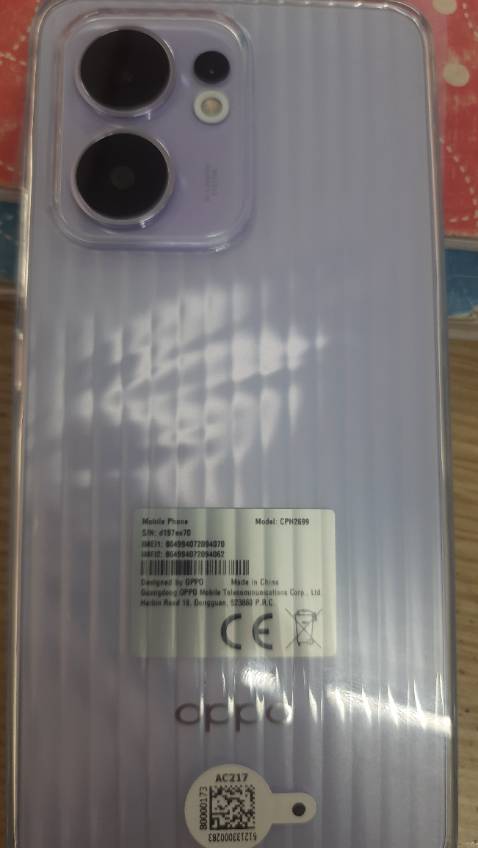 Máy mới, dùng mượt. Nhẹ, đầy đủ phụ kiện sạc 45w  dây xạc.