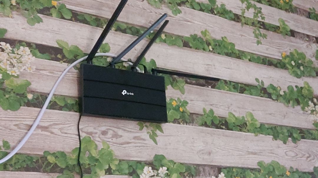 Mạnh, dễ set up, đẹp và dễ sài nữa. Shop giao hàng nhanh mặc dù là CN. Shop phản hồi cũng tích cực nên cho 5*