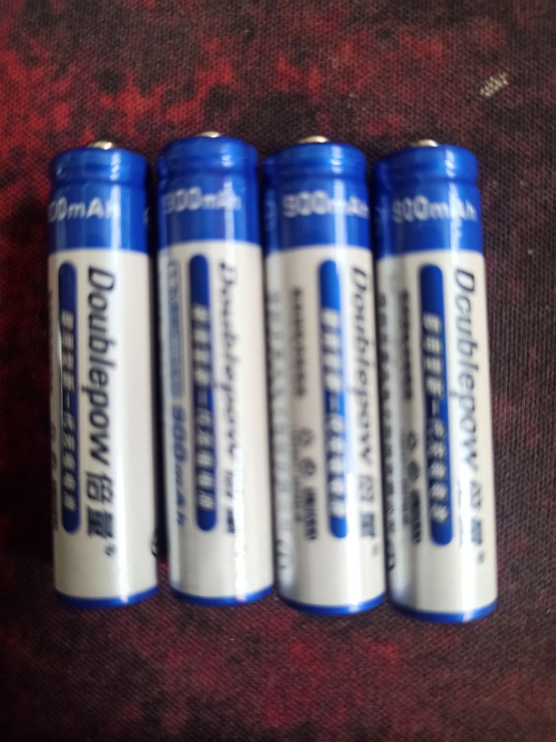 Đã nhận được sản phẩm đặt mua. Đúng hình đúng mẫu. Bước đầu pin sử dụng ổn. Mong rằng sẽ có chất lượng tốt để tiếp tục ủng hộ vào lần sau. Nhân viên giao hàng chu đáo và nhiệt tình. Cảm ơn Tiki. Cảm ơn shop. Cảm ơn người giao hàng.