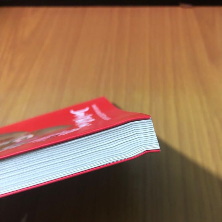 Giao hàng khá là nhanh, nhưng mà đóng gói khá sơ sài chỉ có một cái hộp để bỏ sách vào thôi, sách mình chưa đọc nên không biết nội dung có ok ko