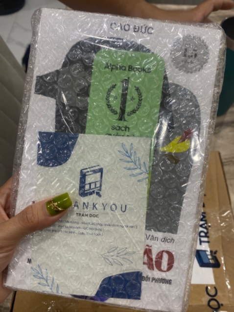 Sai sản phẩm. Mua 1 cuốn giao hẳn sang một cuốn khác. Thiếu trách nhiệm trong sản phẩm đến tay khách hàng.