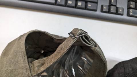 Vải mỏng.may không đẹp.giống mũ ngoài chợ đồng giá.
Cho 2 sao vì tính vui vẻ shiper.