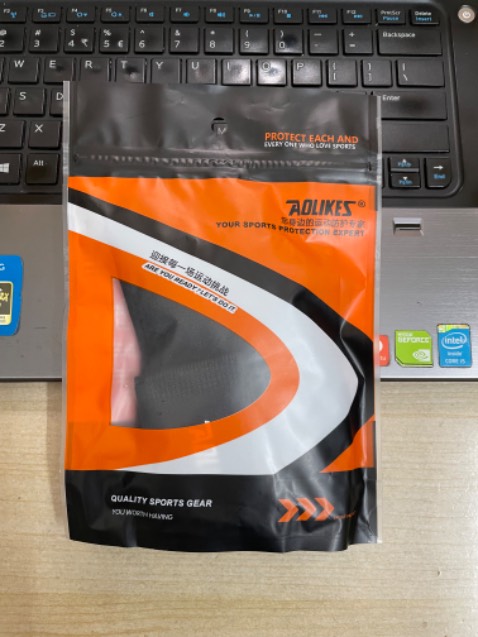 Nhìn chung hàng đẹp, chất lượng ổn. Tuy nhiên phần quấn ngoài bị xước một ít, nhìn mất đẹp