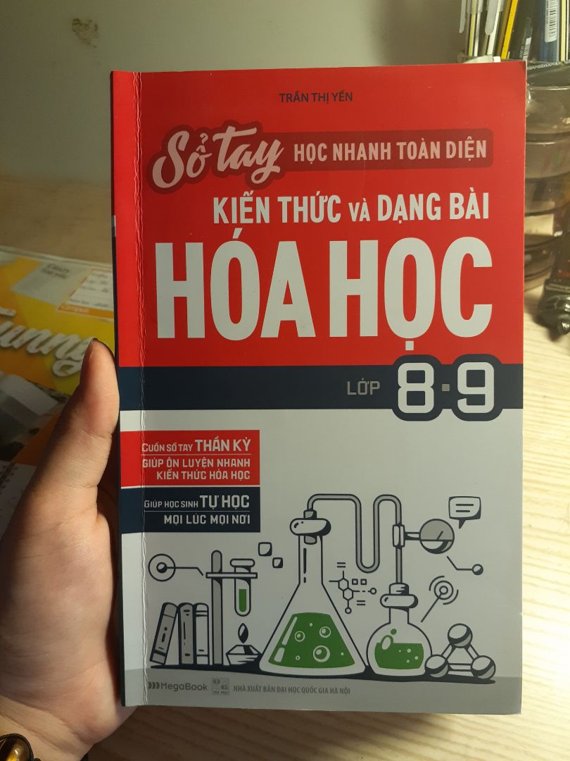 Sách hịn lắm mng ưi =< tui mua lúc đang sale còn 37.000 á nên giá cũng uki lun nma đặt xong gòi hôm sau tui vô lại thấy sale còn 34.000 á hmu hmu =((. Sách in chất lượng tốt lắm í, trình bày bố cục rõ ràng và dễ hiểu, sách cũng nhỏ gọn dễ đem theo học bất cứ lúc nào lun á. Sách này rất tốt cho mấy bạn mất gốc Hóa như tui nè TvT. Sách hịn lắm mng ưi =< tui mua lúc đang sale còn 37.000 á nên giá cũng uki lun nma đặt xong gòi hôm sau tui vô lại thấy sale còn 34.000 á hmu hmu =((. Sách in chất lượng tốt lắm í, trình bày bố cục rõ ràng và dễ hiểu, sách cũng nhỏ gọn dễ đem theo học bất cứ lúc nào lun á. Sách này rất tốt cho mấy bạn mất gốc Hóa như tui nè TvT.