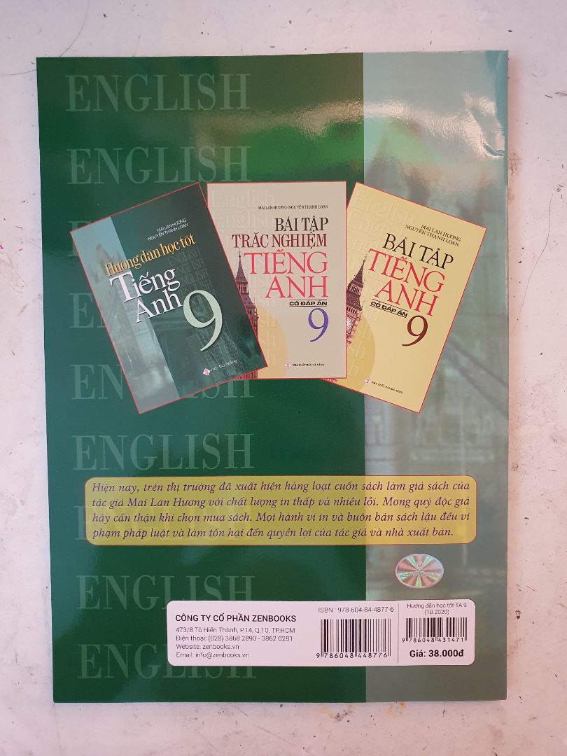 Sách có đầy đủ nội dung trong sgk, có từ vựng, ngữ pháp, đáp án và cả bảng động từ bất quy tắt luôn.