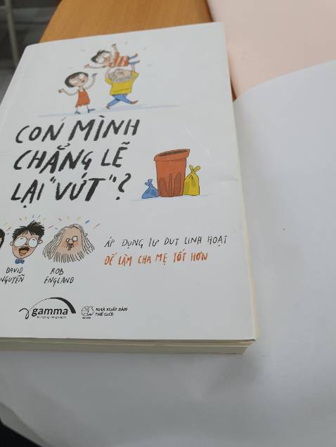 Sách hay , nhưng sao mở đến trang nào là bị bong ra thế nhỉ