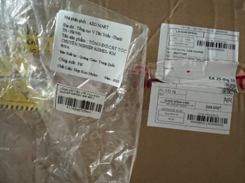 Kèm file hình ảnh để thấy xác định rõ hàng bị lỗi (chạm mát dây gì đó bên trong, tắt off rồi mà ko chịu tắt máy ? cứ chạy máy hoài? lỗi sản phẩm như trên, mình xin gửi lại đổi máy được ko?