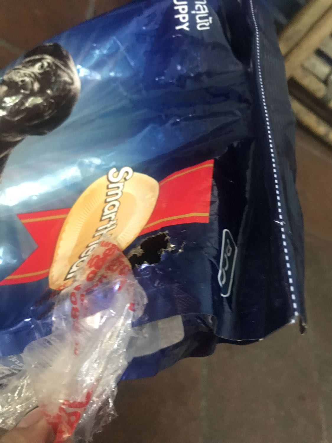 Đặt hàng từ 7/7 đến tận 18/7 mới nhận được hàng. Nhận xong hàng còn bị chuột cắn rất nhiều chỗ