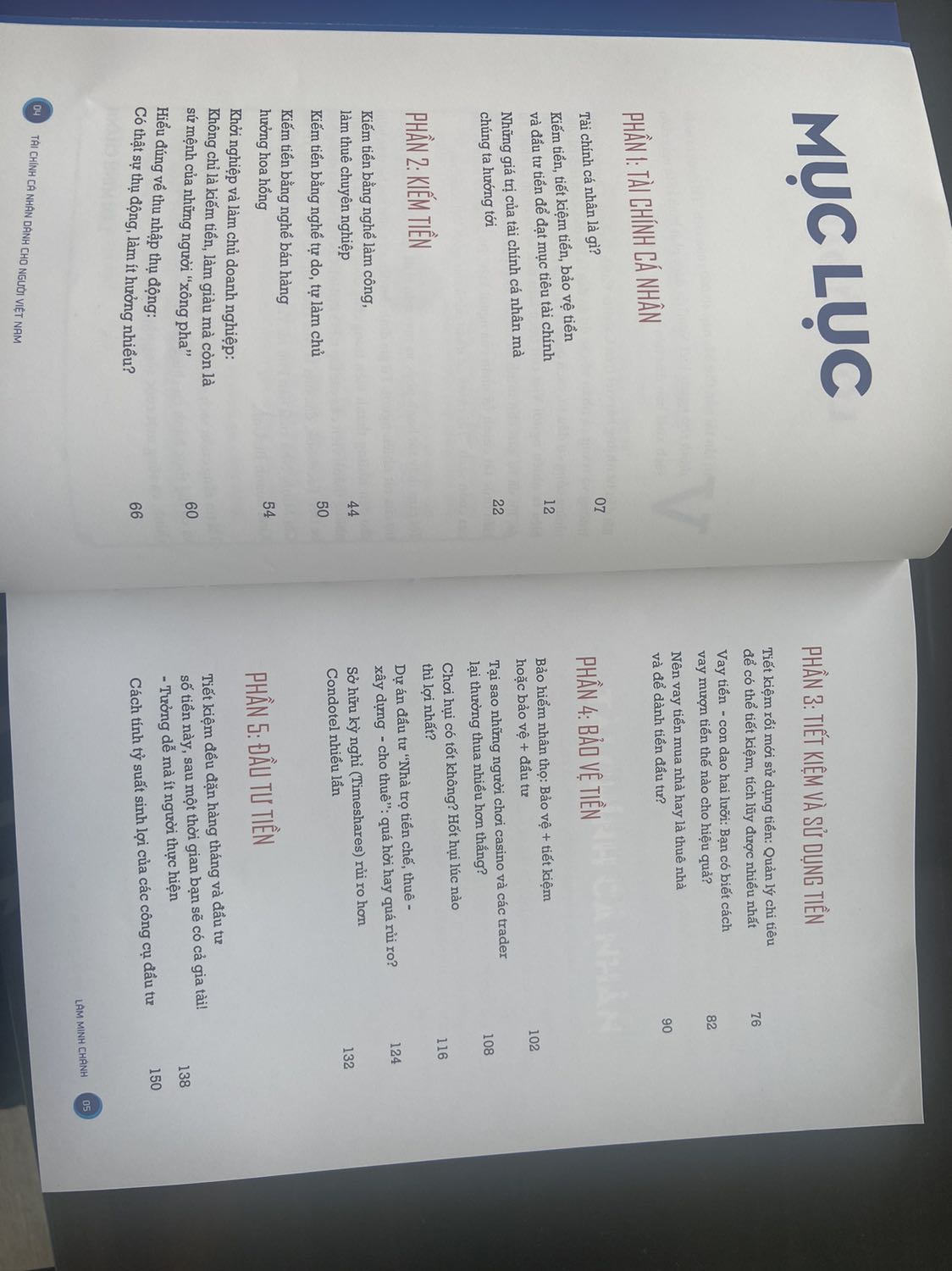 Tiki giao hàng nhanh. Về nội dung: do tác giả là người việt nên cách viết gần gũi dễ hiểu. Sách dành cho người mới bắt đầu tìm hiểu về tài chính cá nhân nên viết hơi thiếu chiều sâu. Phần nào cũng nói nhưng cái nào nói cũng ít sơ sơ. Những người đã tìm hiểu về tài chính cá nhân rồi thì không cần đọc. Sách đẹp nhưng mắc quá. Tác giả chủ yếu viết sơ sơ để hướng người đọc tham gia khoá học của tác giả là chính. Nên cuốn này không thấy được sale off bao giờ. Chúc mọi người tìm đc cuốn sách phù hợp và canh được sale tốt