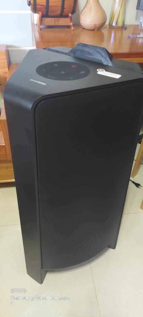 Chất lượng âm thanh tốt, ổn trong tầm giá, khá nặng khi di chuyển.