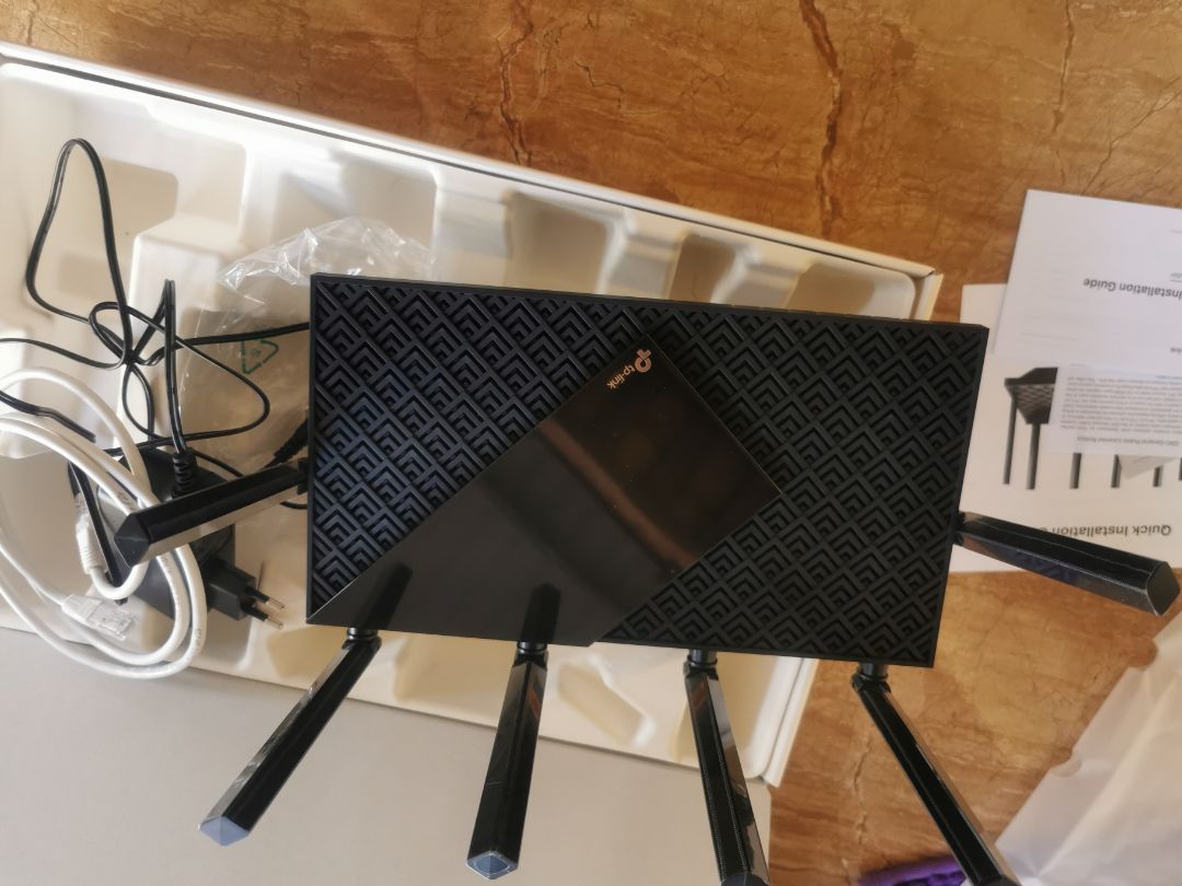 ban đầu dùng thấy ổn, sóng sánh phát không quá xa, nhưng đáp ứng tốt nhu cầu của mình, vì tốc độ gói cước chỉ 100Mbp/s nên thay router này thay cái cũ tốc độ và sự ổn định có tăng lên