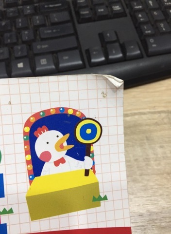 Sáng đặt chiều có luôn, giao hàng siêu nhanh. Điểm trừ không hài lòng nhất là chất lượng sách lần này, như kiểu hàng tồn kho lâu rồi ý. Nhận sách mới về mà nhìn còn cũ hơn sách đã dùng rồi. Mua hàng của tiki nhiều lần nhưng lần này thất vọng thật sự. Mong tiki rút kn và đừng giao hàng cho khách những sp ntn