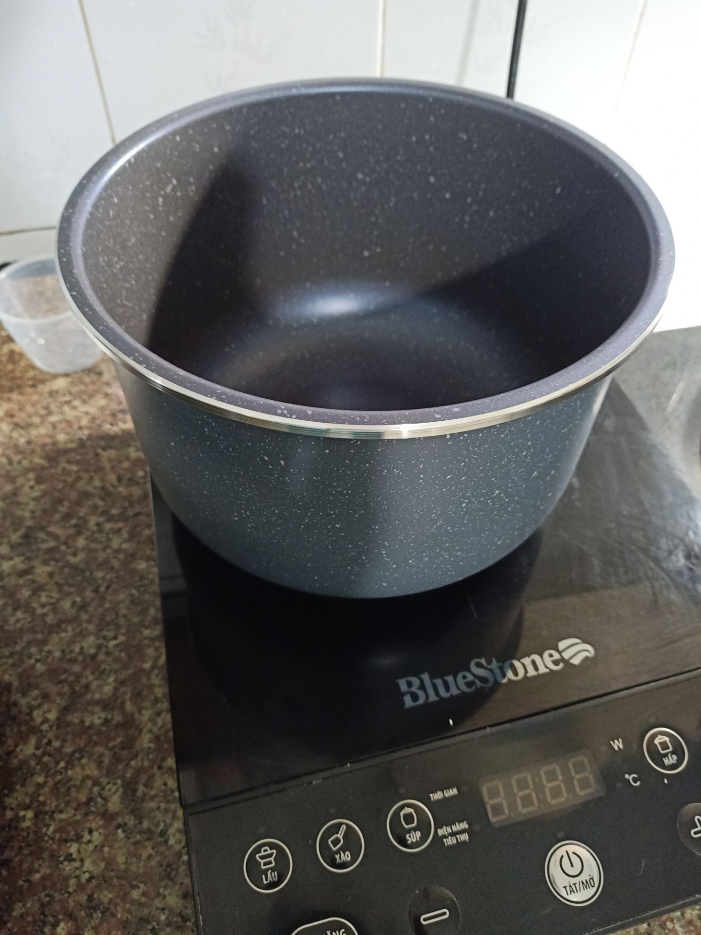 khá là xịn xò. đẹp hơn mình nghĩ. quà tặng cũng vậy. quà tặng hơi to hơn mình tưởng