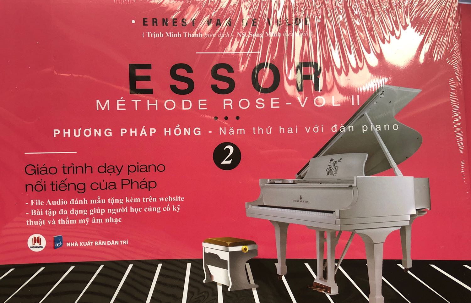 Sách trình bày rõ ràng , dễ học cho những bạn mới bắt đầu học piano . 
Tiki giao hàng nhanh và đóng hàng rất cẩn thận