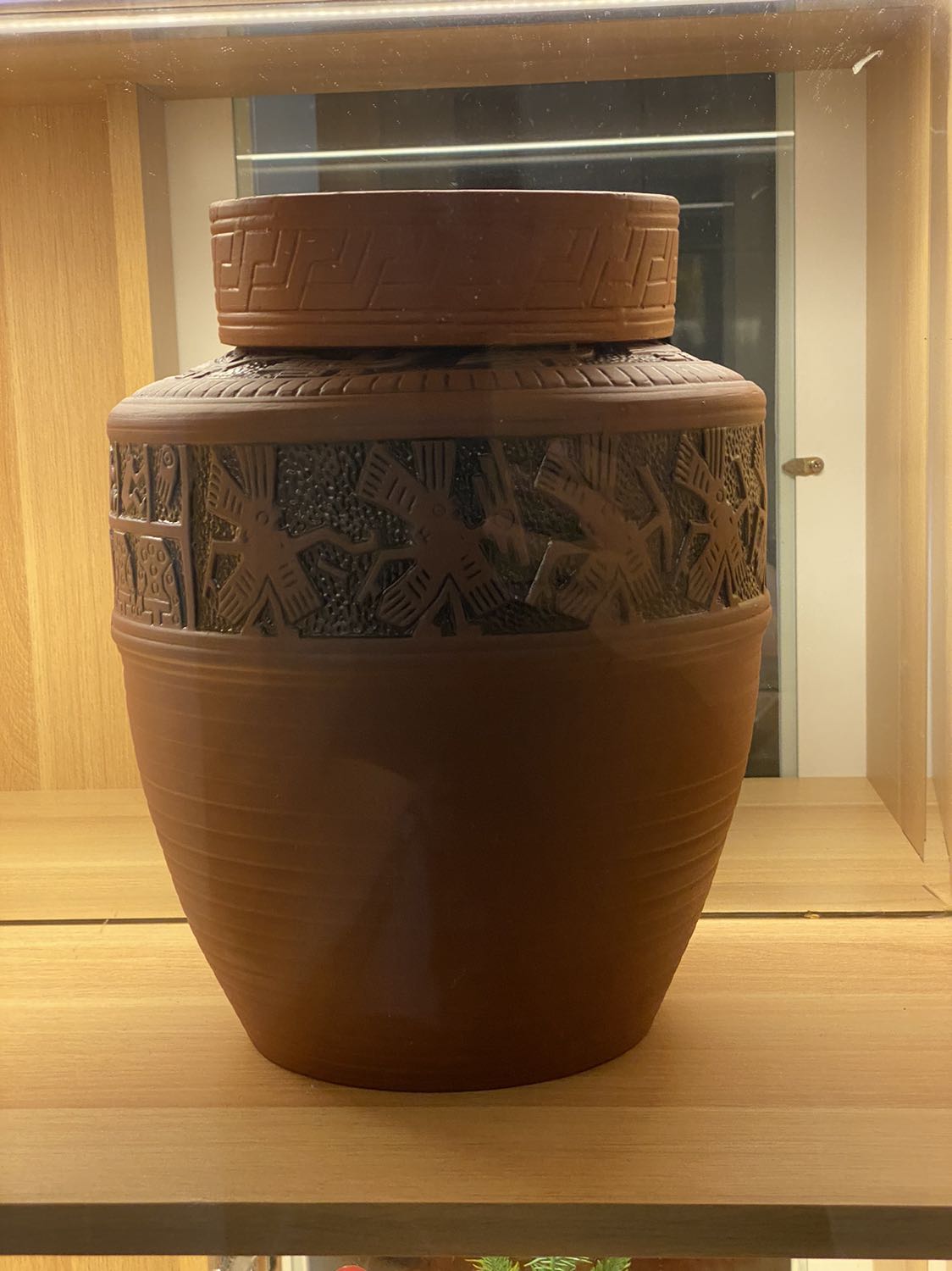 Hàng ổn, hoàn thiện tốt, nắp có chống va đập thì ổn hơn