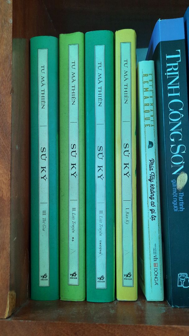 Thế gia là cuốn dày nhất trong bộ 4 cuốn Sử kí. Những câu truyện, nhân vật trong Thế gia đã trở thành điển tích từ mấy nghìn năm nay. Như đã nói, nếu có một hệ thống chú thích kĩ lưỡng hơn sẽ làm cho tác phẩm toàn diện hơn với người đọc