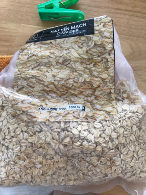 Sản phẩm chỉ là hàng được sang chiết từ bao lớn, đóng gói chung khá thủ công, bao bì, nhãn mác chung không được chuyên nghiệp lắm. Chất lượng hạt yến mạch thì thấy không có gì khác
