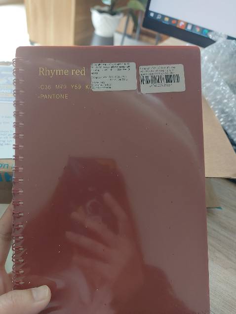 Mình cần gấp sổ nên ship tiki giao nhanh 2h, 
Shipper thì dễ thương. Sổ thì chất lượng, giấy ko bị lem sang trang khác nha mn. K bị hôi giấy đâu. 10 điểm cho shop và app ^^