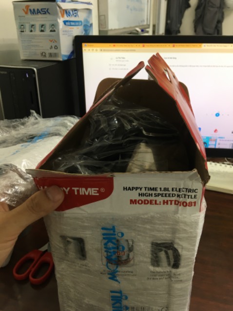 Lần đầu  mua hàng tiki thấy đóng gói tệ. Gói hàng móp méo may mà bên trong không sao. 
Ấm mỏng ấn nhẹ là móp. Mùi nhựa nhiều. Tem bảo hành không tốt. 
So với giá 140k thì ổn