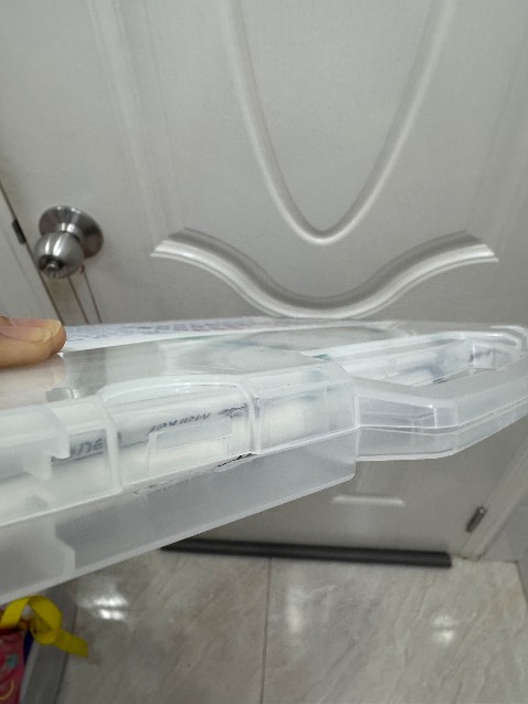 Hàng bị lỗi, gẫy một bên nắp cài