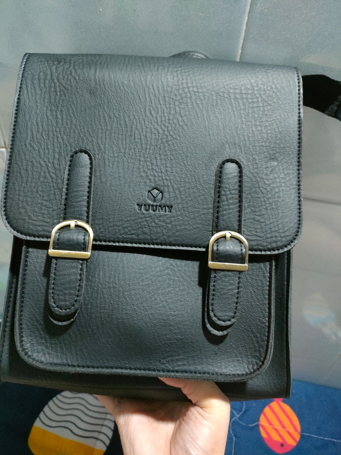 túi xinh, cầm khá nặng tay, vừa vặn y đúc kích cỡ mà mình mong muốn nên mình thích lắm lắm. Giao hàng nhanh, quà tặng kèm cũng xinh. túi xinh, cầm khá nặng tay, vừa vặn y đúc kích cỡ mà mình mong muốn nên mình thích lắm lắm. Giao hàng nhanh, quà tặng kèm cũng xinh.