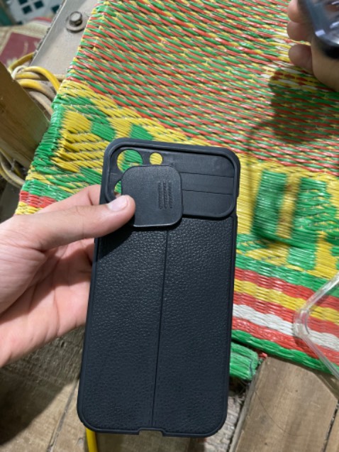 Ốp quá mỏng, nắp trượt bảo vệ k chắc chắn. Với giá tiền này k hề hài lòng, yêu cầu trả hàng