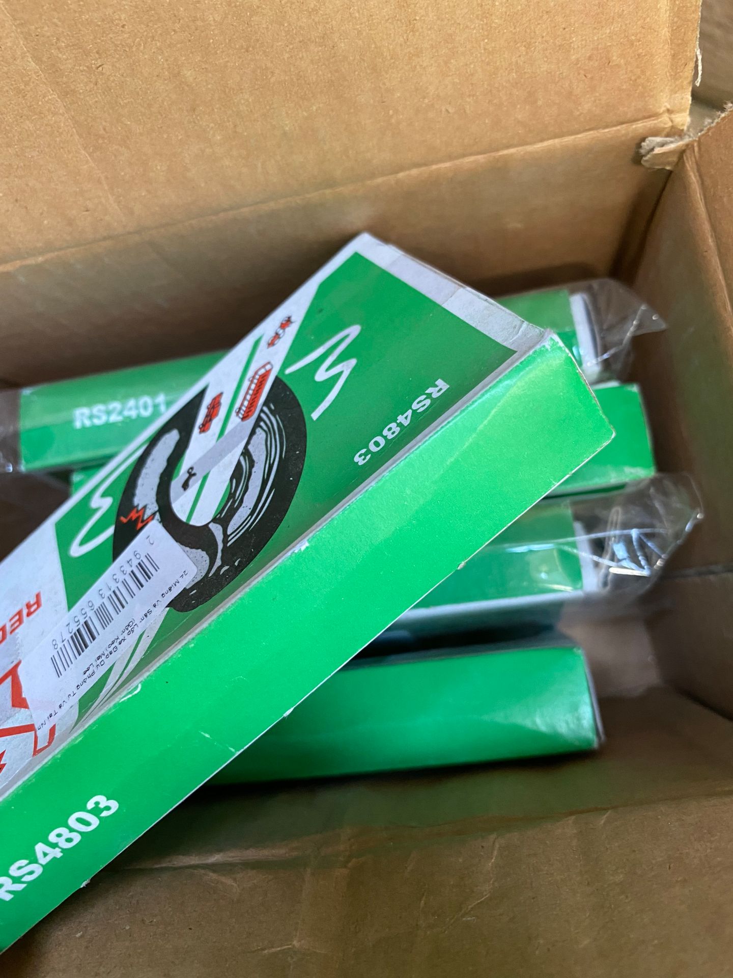 hàng ship nhanh, giá rẻ, mà thấy tới tận 48 miếng chứ ko phải 24miếng, tốt hơn mong đợi, hộp đóng đẹp, có logo tiki now hàng ship nhanh, giá rẻ, mà thấy tới tận 48 miếng chứ ko phải 24miếng, tốt hơn mong đợi, hộp đóng đẹp, có logo tiki now