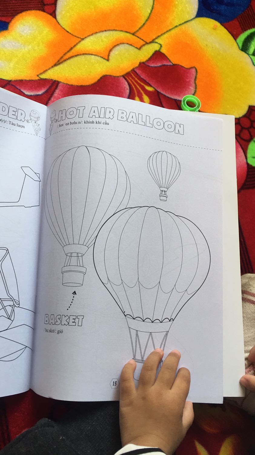 Bé rất thích phần bóc dán
Tô màu phù hợp với bé lớn
Săn sale rẻ
Giấy dày đẹp