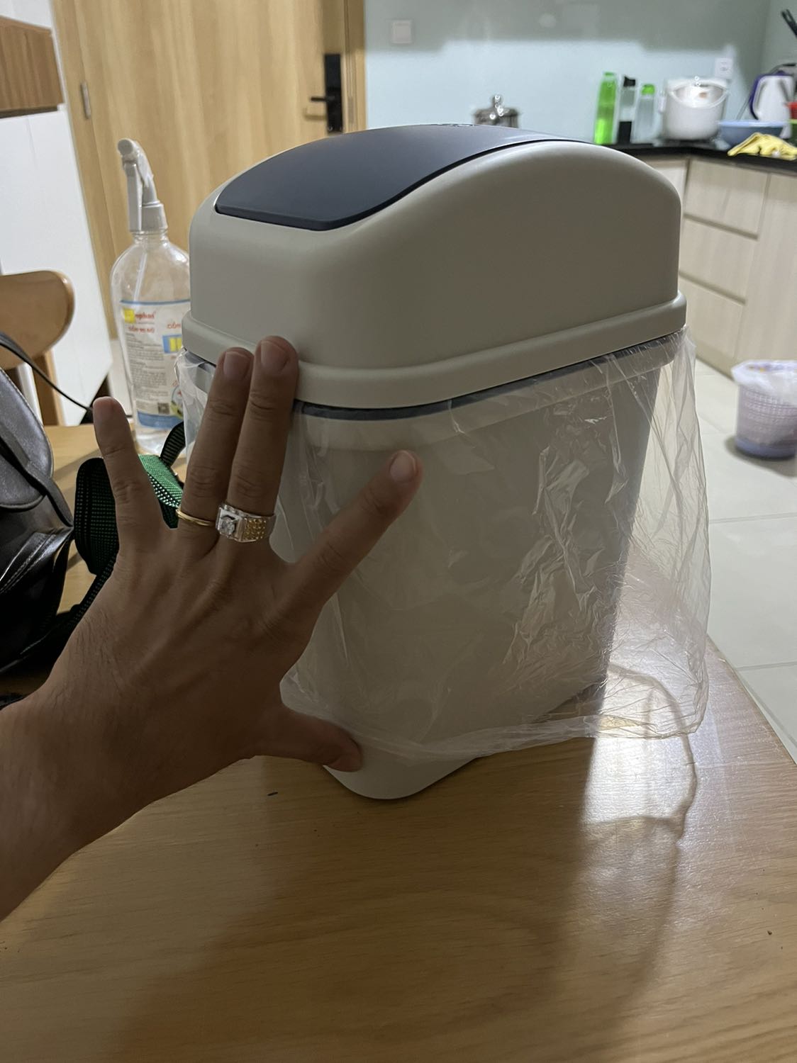 Thùng rác nhỏ gọn, đẹp, đúng ý mình cần tìm