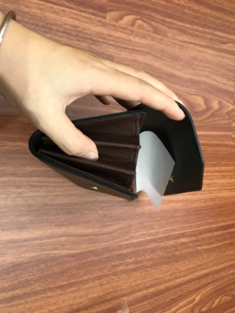 sản phẩm rất đẹp , e đã nhận đc hàng rồi ạ , ưng quá trời luôn , màu sắc đẹp da mềm nữa , sẽ luôn ủng hộ shop nhiều hơn ạ