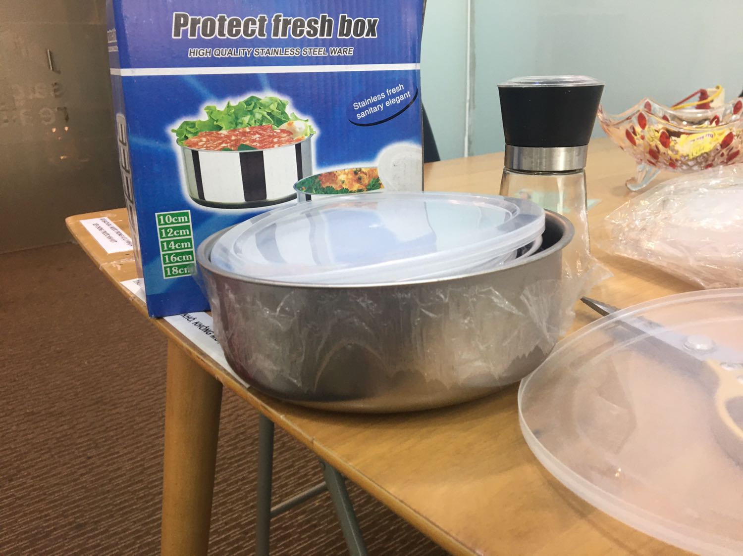 Hơi mỏng, nhưng nắp đậy đầy đủ, dùng tốt, giá tốt