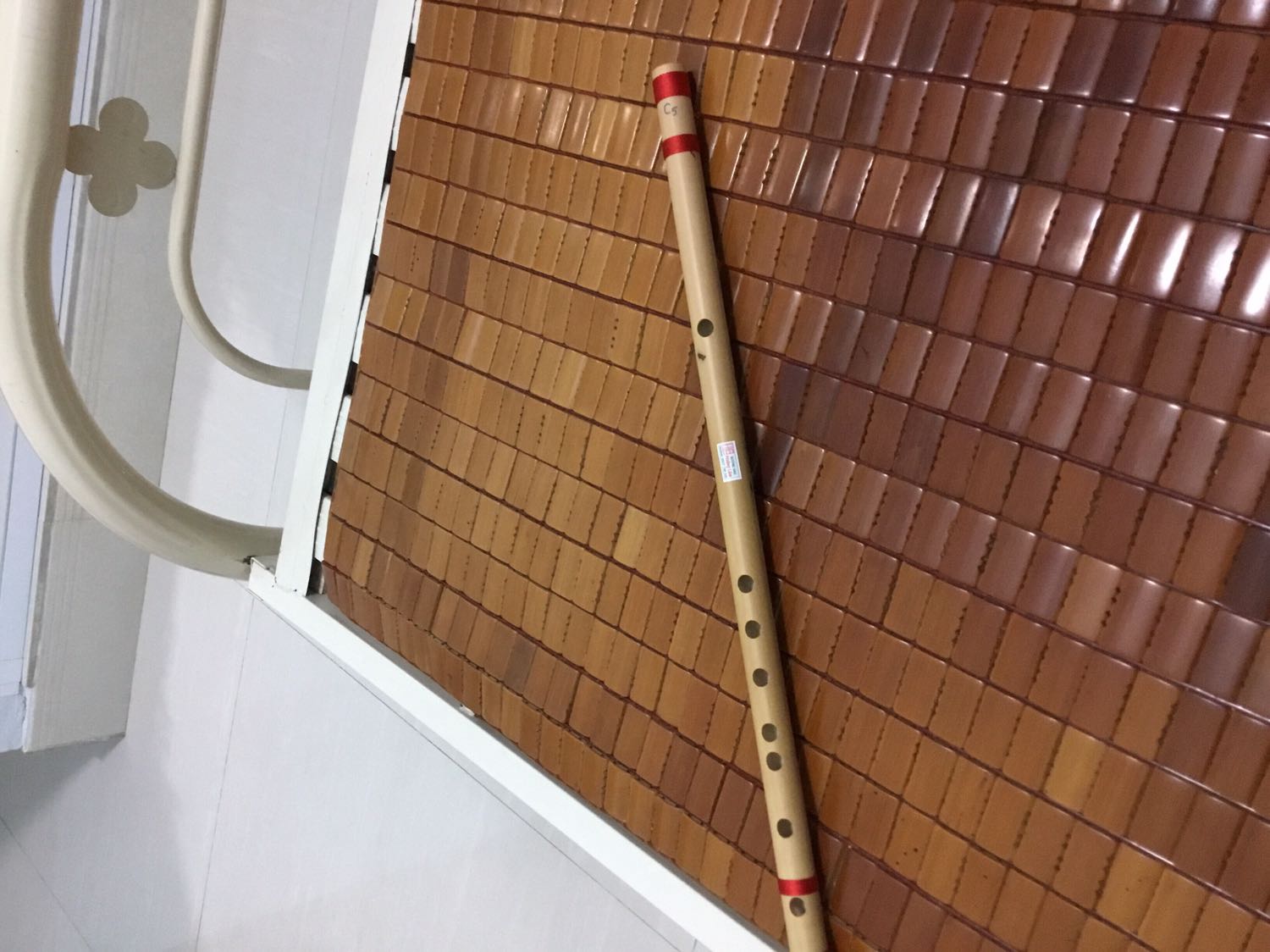 Sáo rất đẹp,giao như hình,và lại còn giao rất nhanh nữa mới đặt hôm qua hôm nay đã có hàng,có điều mình chưa biết thổi nên còn thổi ngu,nên không đánh giá âm thanh nhé