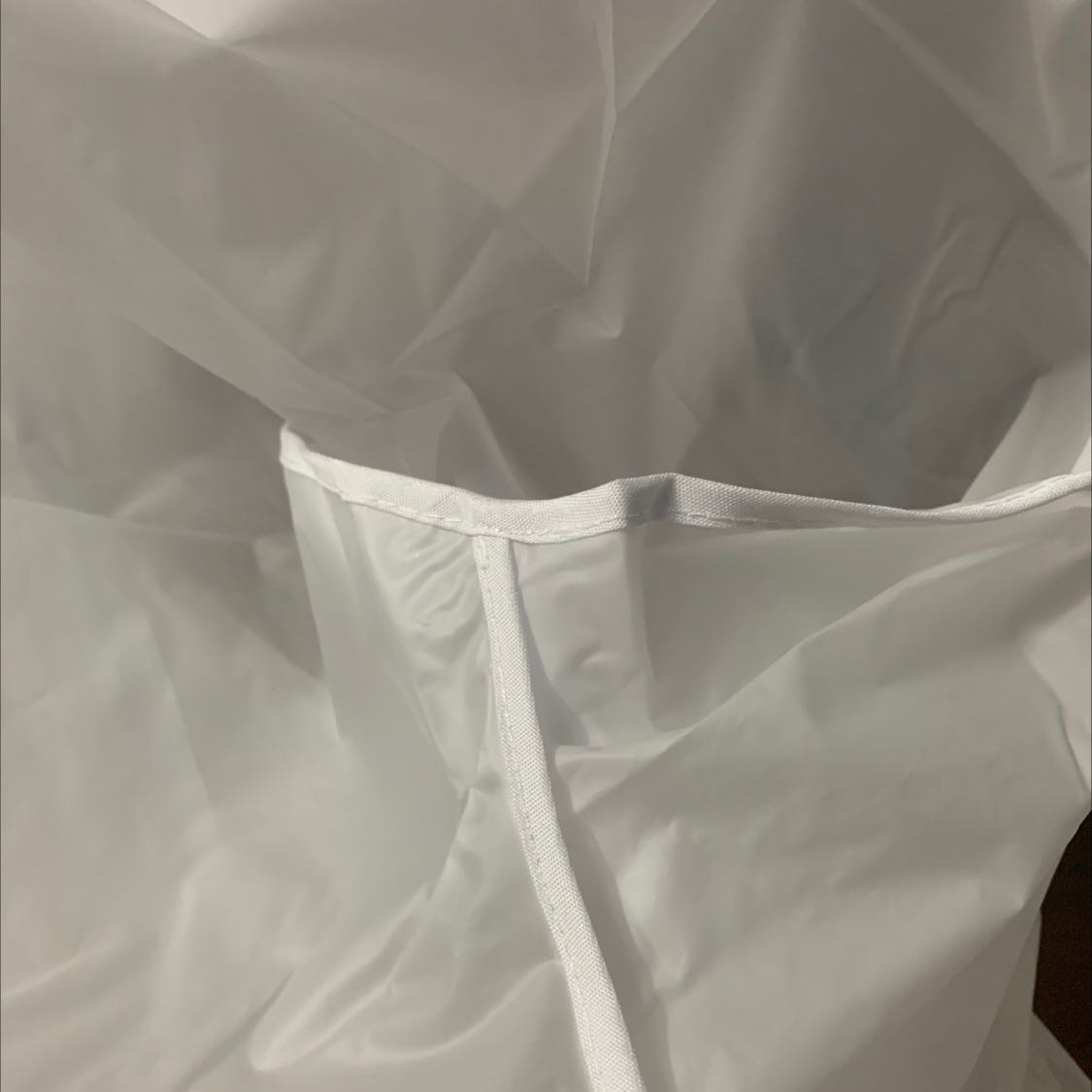 Đường mai chấp vá cực xấu, chất liệu không tốt không có gì giống với hình mẫu