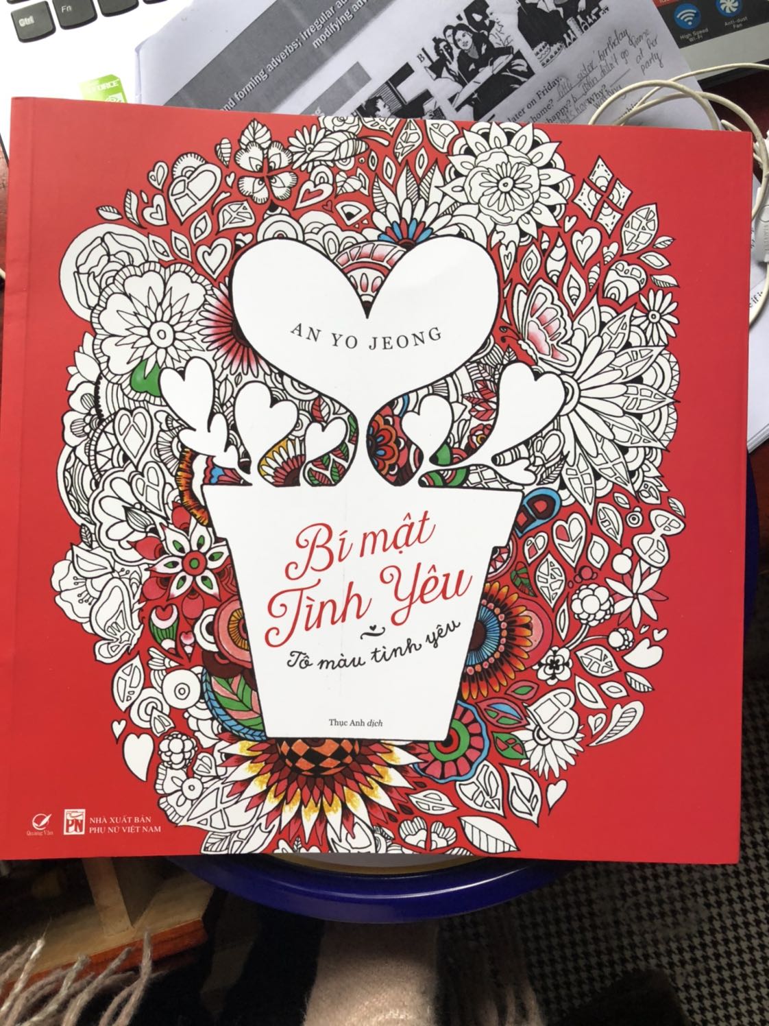 Mình đã rất bất ngờ khi khui sách, mình không ngờ nó lại to và đẹp như vậy. Lúc đặt mua mình không có quá nhiều kì vọng nhưng có vẻ cuốn sách rất tuyệt. Nếu mọi người còn phân vân thì mình tin cuốn sách sẽ không làm các bạn thất vọng.