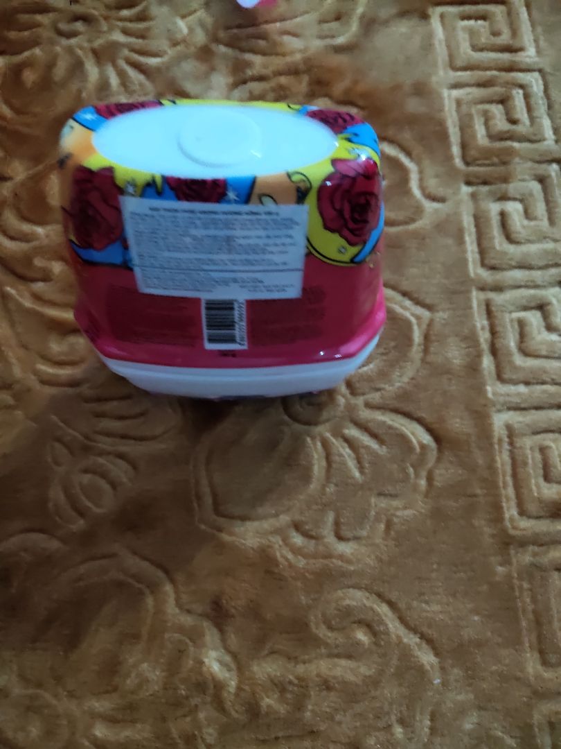 dong gói kỹ hôp sap dung với mẫu mã hình ảnh của shop quang cáo nhung chat lượng thì ngược lại tôi mua sáp thơm hoa hồng shop gửi đúng hộp shop nói là mùi hoa hồng tu nhiên nhưng tôi nhận được hộp sáp hoa hồng toàn mùi dầu gội không dùng được shop quảng cáo bay lua khách hàng toàn là hóa chất qua thất vọng