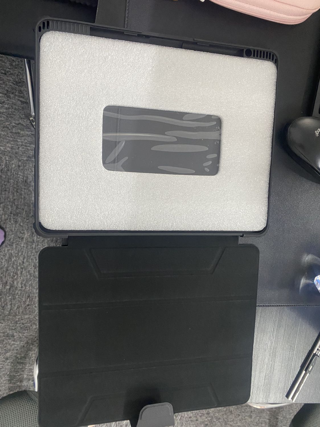 Đóng gói kĩ. Cẩn thận,  Giao nhanh, ốp chất lượng