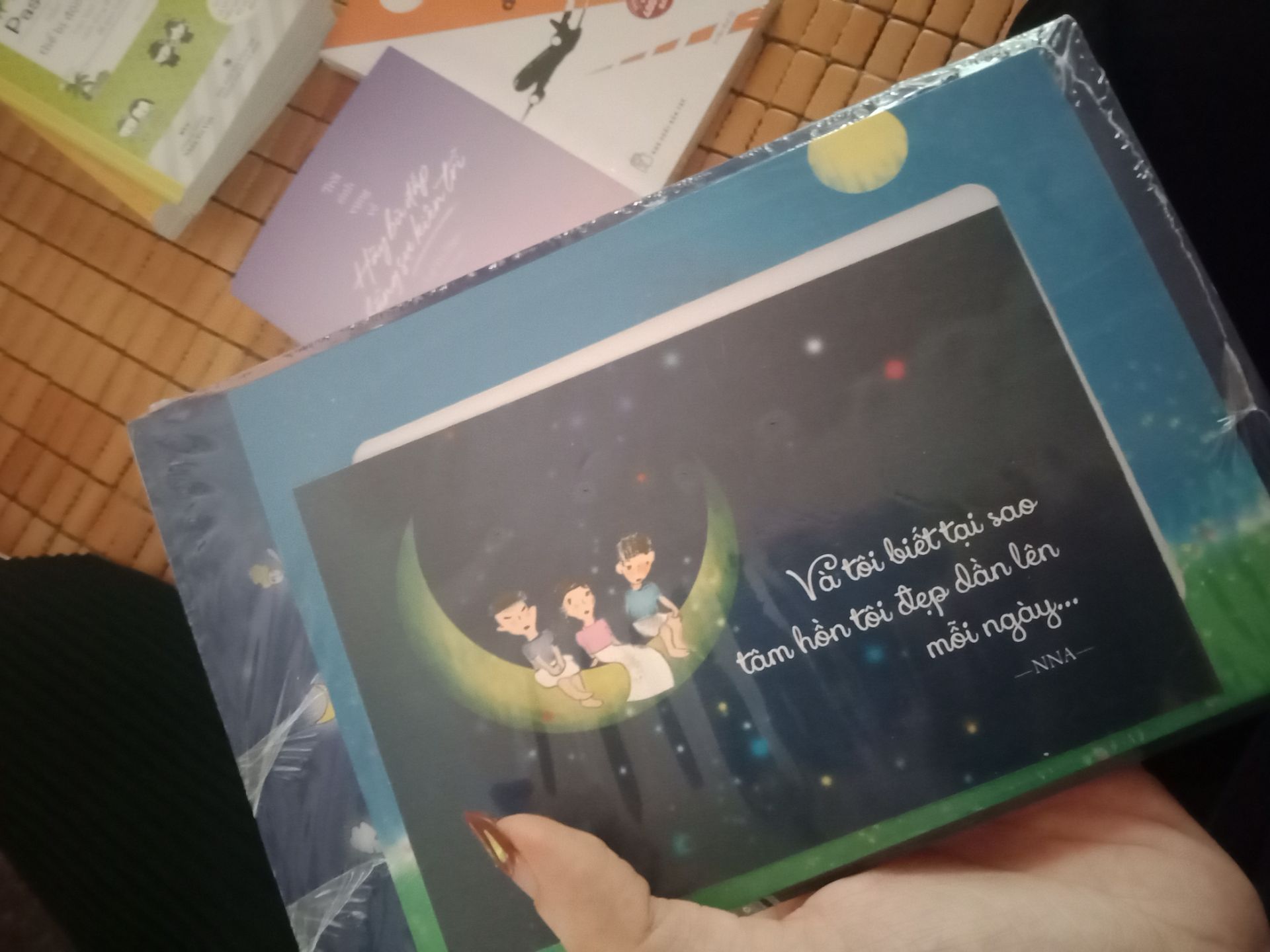 sách hay, ship mau lẹ nhanh chóng. gói chắc chắn. mua giá sale. nói chung là mãi yêuuu